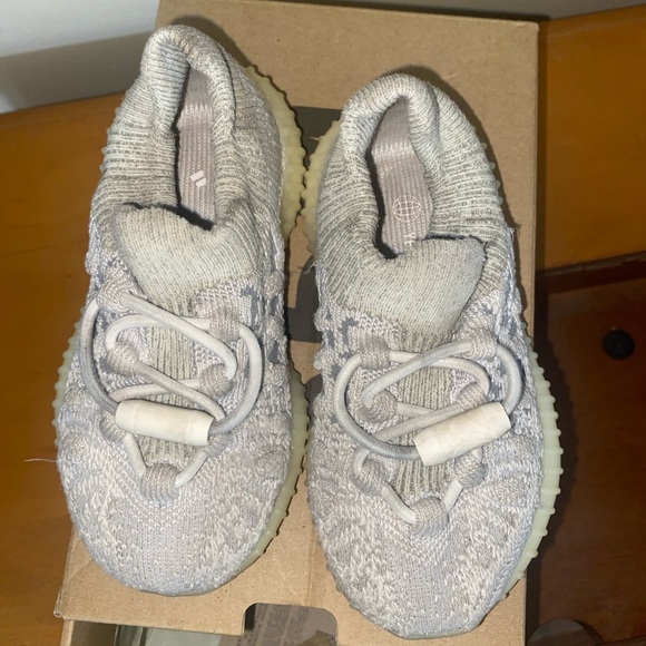 Yeezy 350V2 CMPCT Infants by adidas Gray Knited Sneakers - Like New Condition - Picture 6 of 9